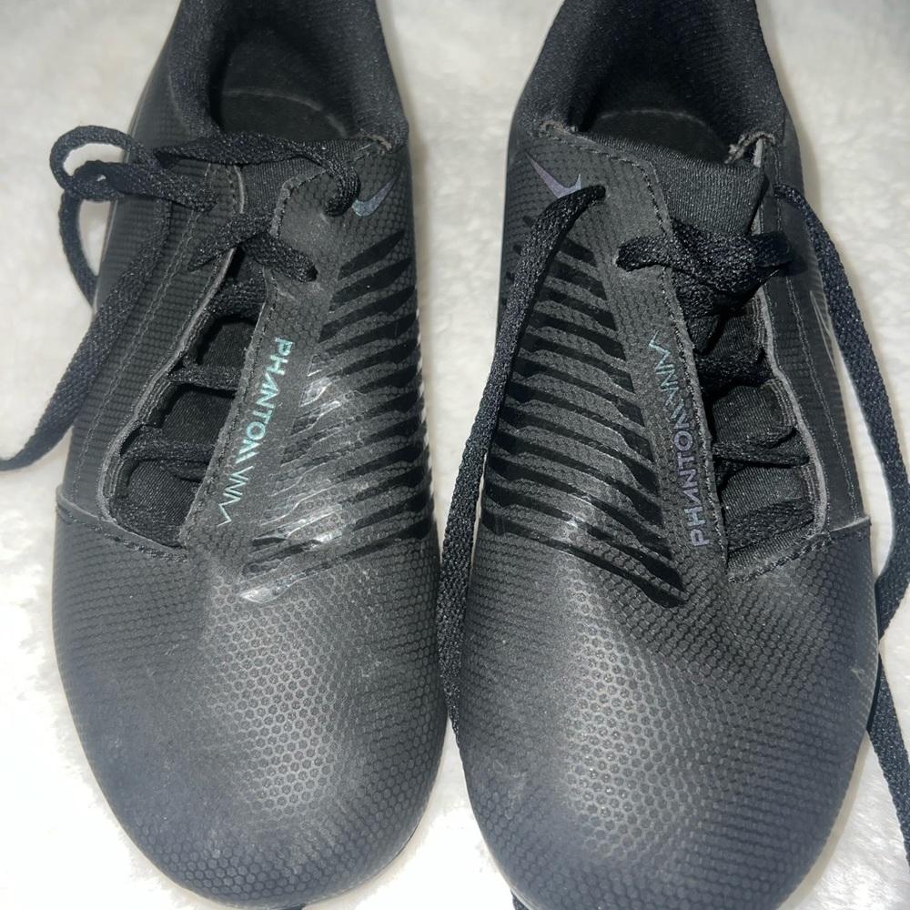 Youth boys soccer shoes